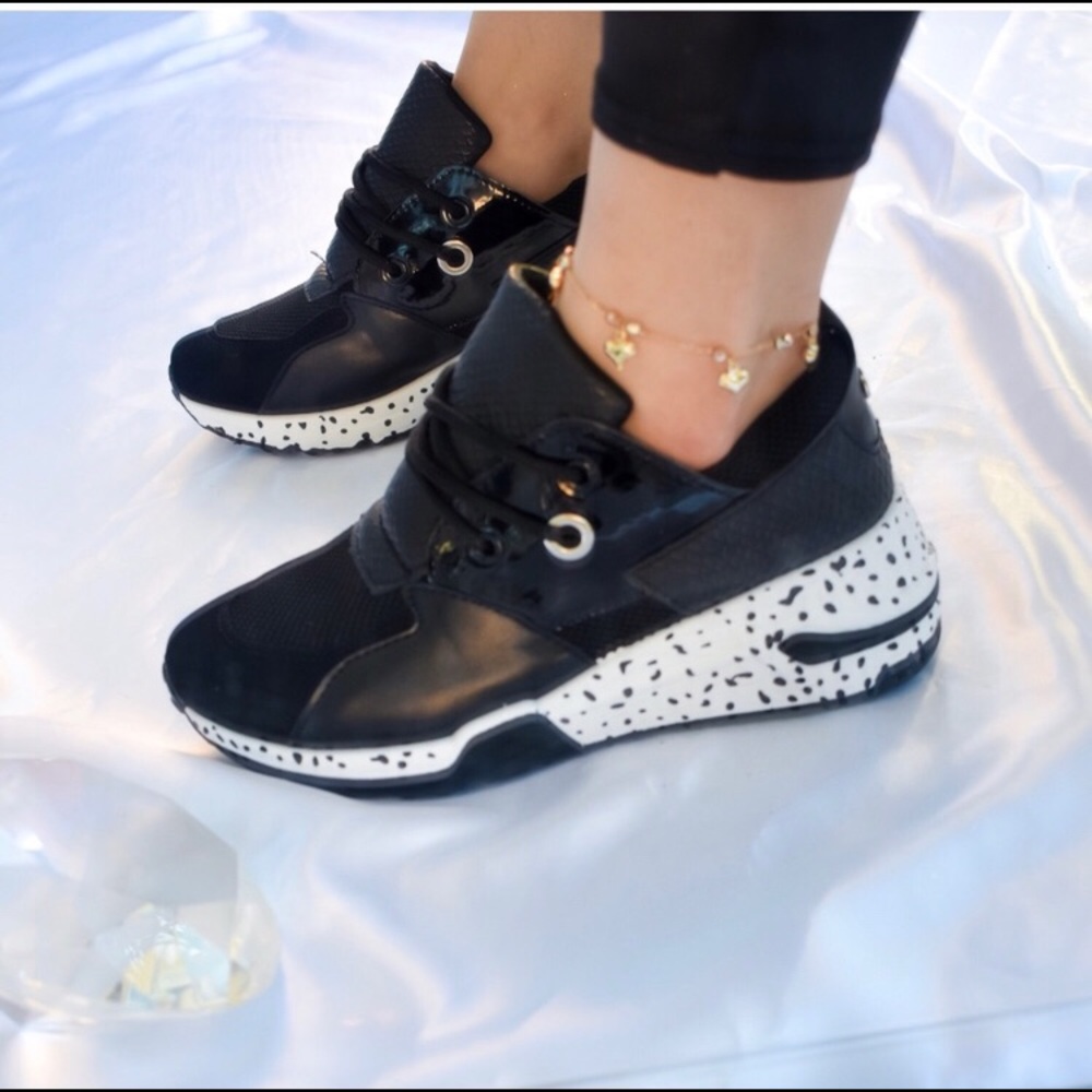 CHASE THE DREAM - BLACK